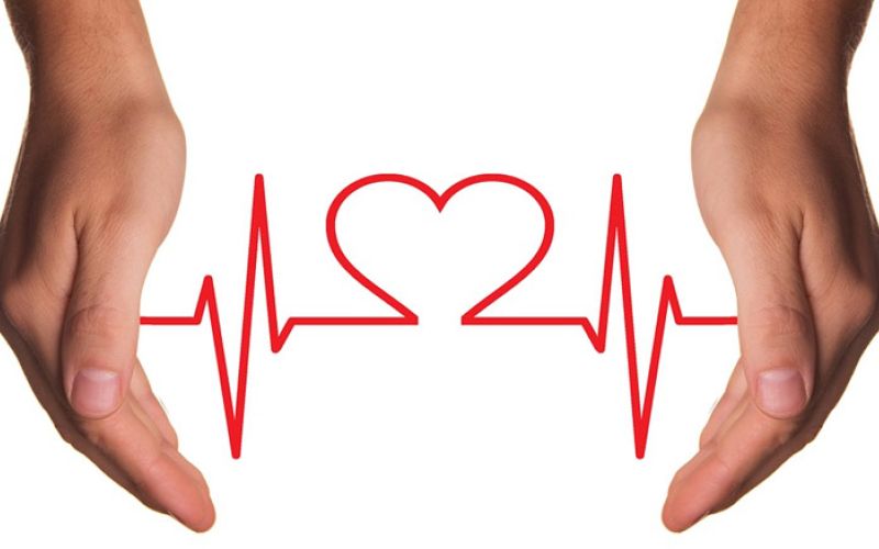 srce, defibrilator, infarkt, ihelp