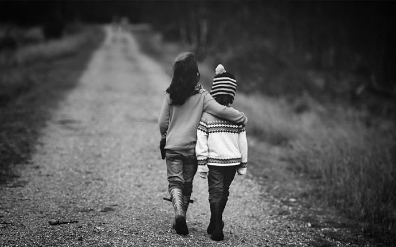 pot, otrok, šola, cesta, makadam, fantek, puncka