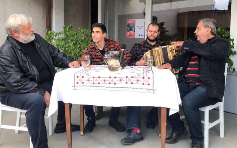 knjiznica-smartno-modrovanje-ob-trti