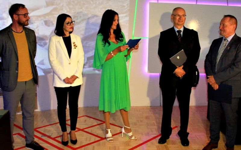 pametna-učilnica-ljubno-NČ-Tiskovna-konferenca-kot-je-še-ni-bilo-Foto-Jože-Miklavc-IMG_6456