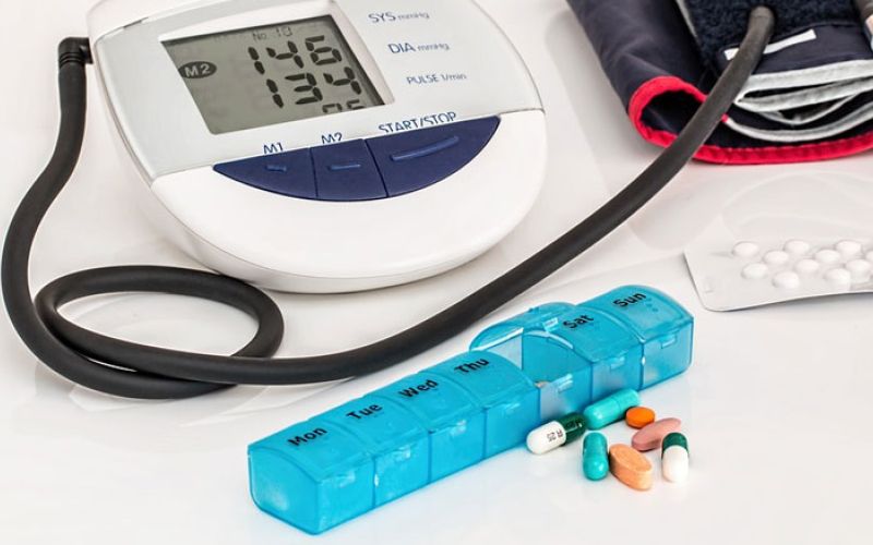 zdravnik-zdravljenje-tlak