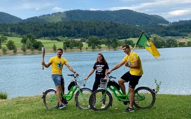 bakla 16 7 21 Nastja Govejsek in rokometasa RK Gorenje Velenje