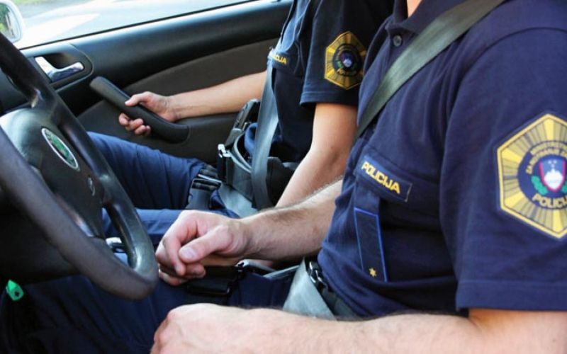 policija-voznik-policist