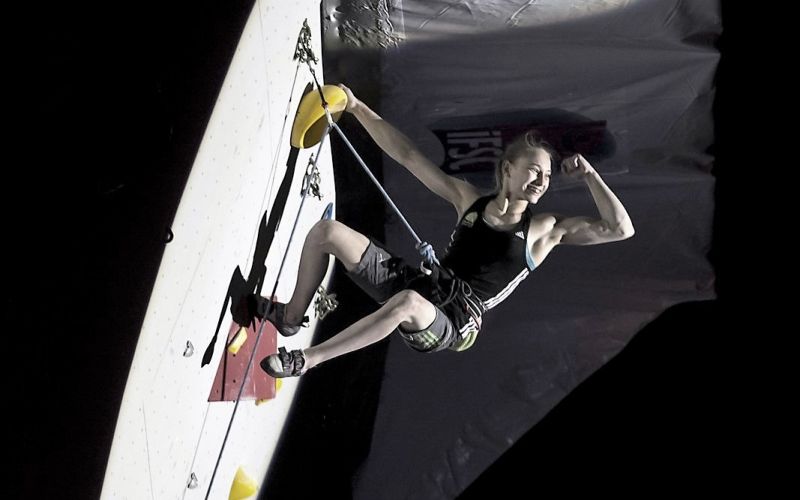 Janja Garnbret_vrh_foto Luka Fonda (2)