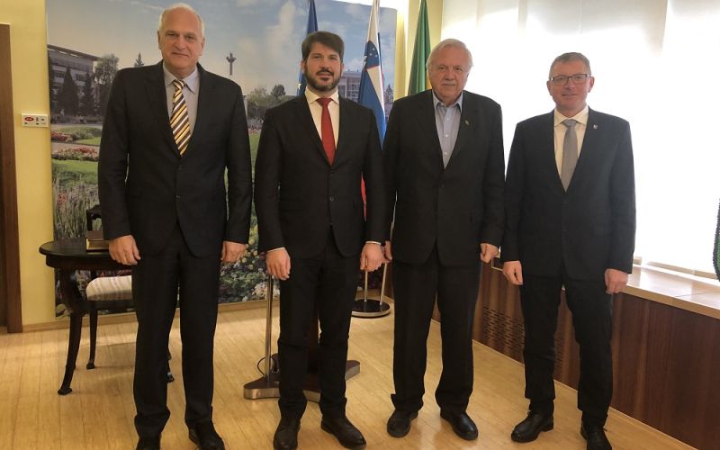 Kontič, Lobnik, Menih, Kopušar