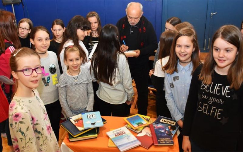 kajuhova-bralna-znacka