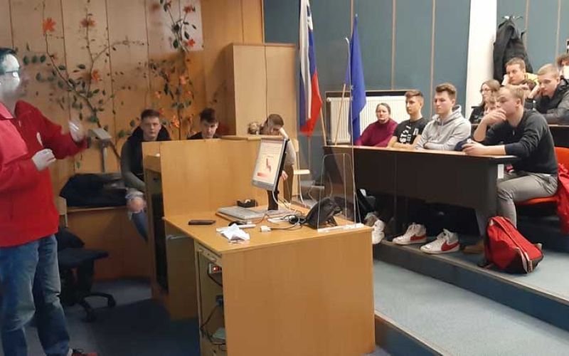 predavanje-krvodajalstvo-gimnazija-20230301_130833