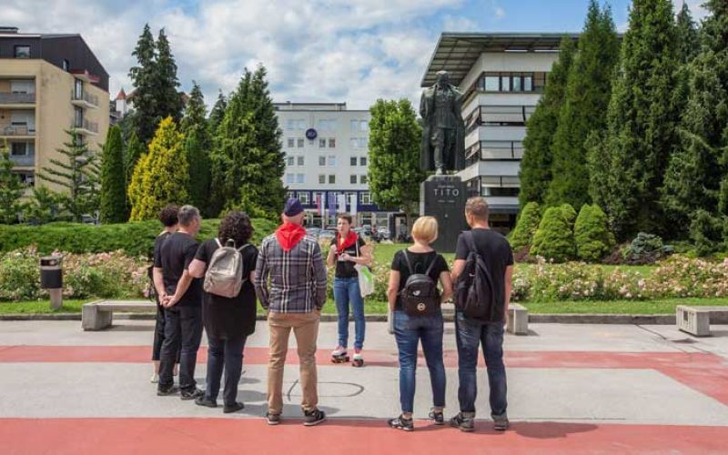 Dozivetje-socializma-Titov-trg-8019-visitsaleska-1800×1200