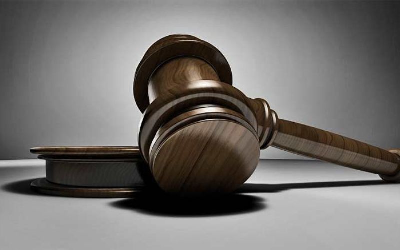 pravica-pravo-sodstvo-kladivo