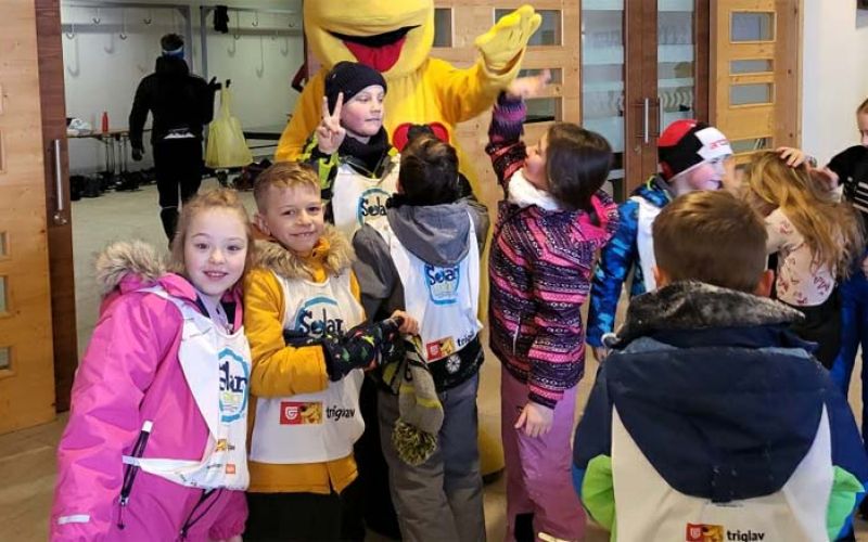 smucanje-rogla-otroci