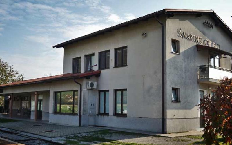 zelezniska-postaja-smartno