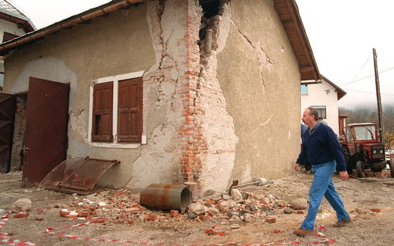 potres, posočje, 14.4.1998.jpg