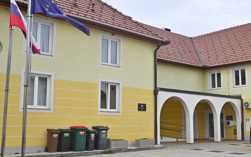 občina-grad, krajevni-urad-grad, občinska-uprava-grad