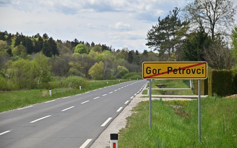Gornji Petrovci, simbolična