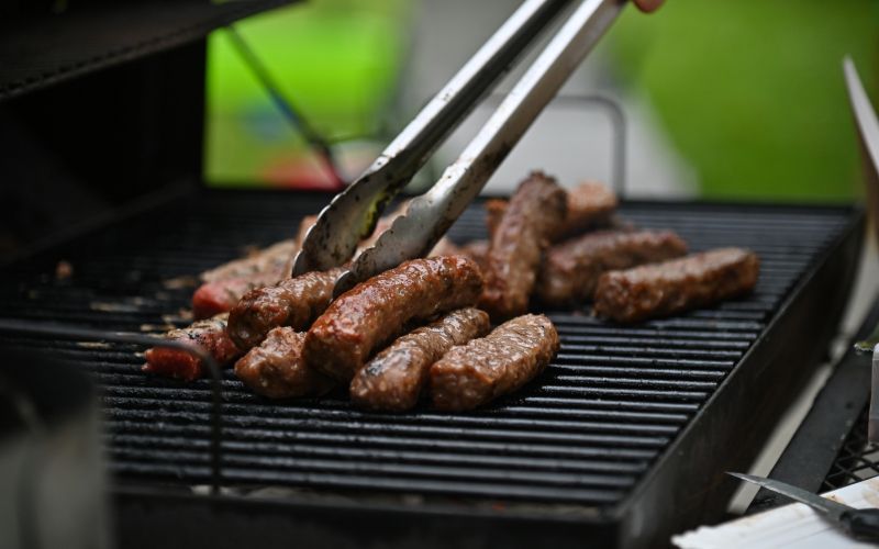 simbolična, grill, žar, piknik, čevapčiči