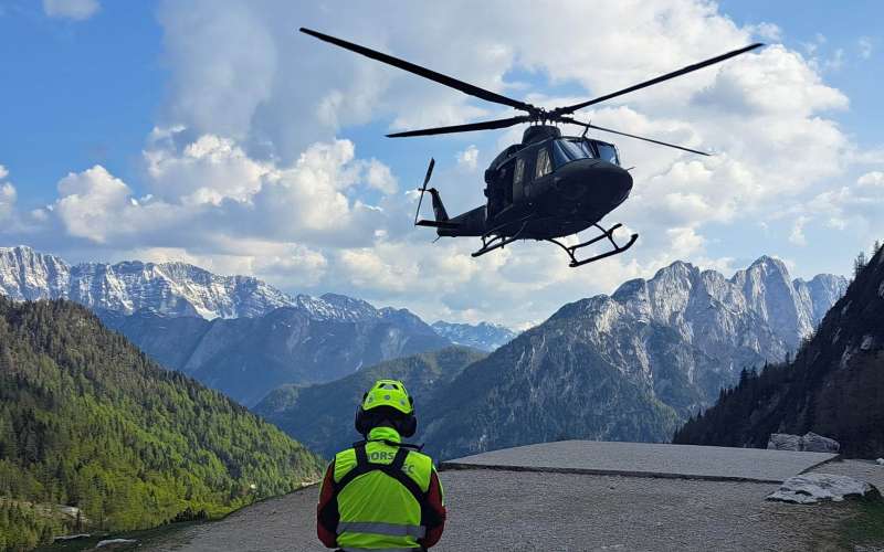 slovenska-vojska, helikopter, gorski-reševalec, reševanje