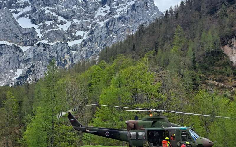 slovenska-vojska, helikopter, gorski-reševalec, reševanje