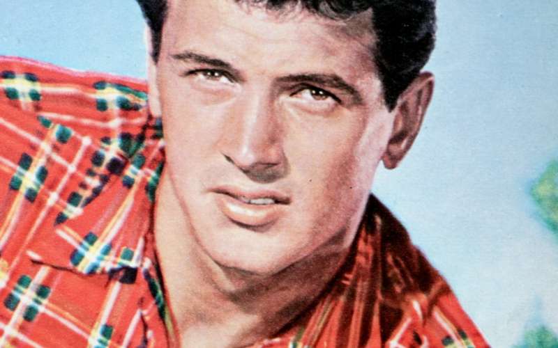 Rock Hudson je bil izjemno privlačen in prodoren igralec v Hollywoodu v petdesetih in šestdesetih le