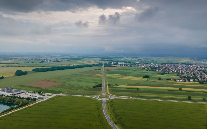 simbolična, dron, murska-sobota, južna-obvoznica, drevored, krožišče, cesta, polja