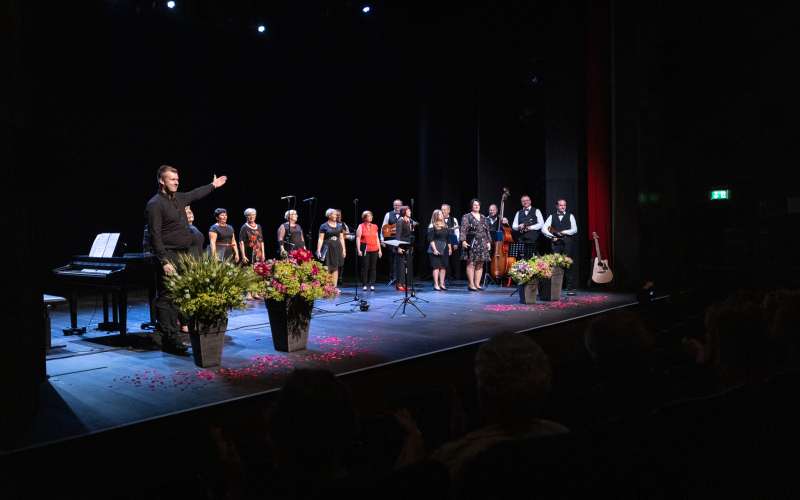 žarek, vokalna-skupina-žarek, koncert, gledališče-park