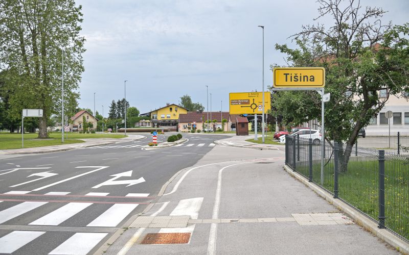 simbolična, tišina, krožišče, rondo, cesta, občina, upravna-enota