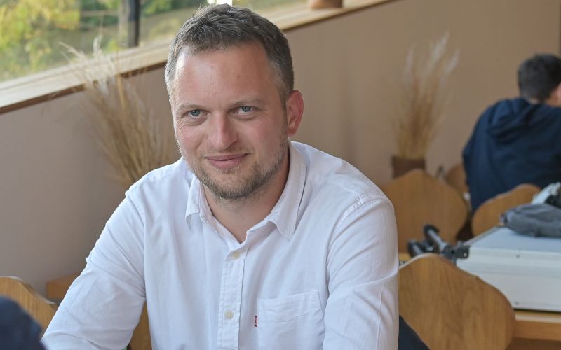 poslanski-obed, tine-novak, lounge-bar-expano