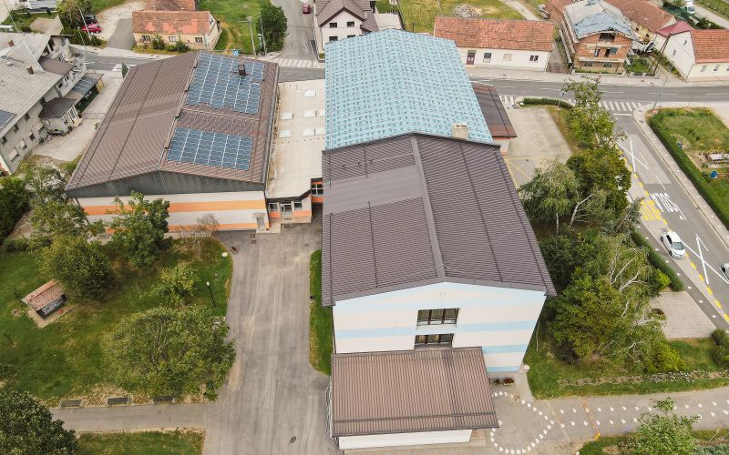dron, osnovna-šola-turnišče, odkrita-streha, neurje-senacija