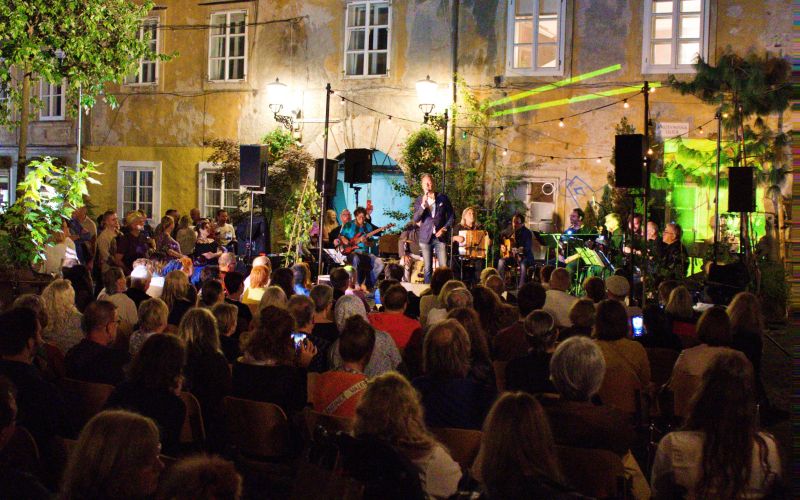 Skupina ANBOT in Tomislav Čizmić.jpg