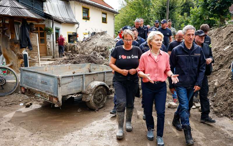 romana lesjak ursula van der leyen robert golob ukom.jpg