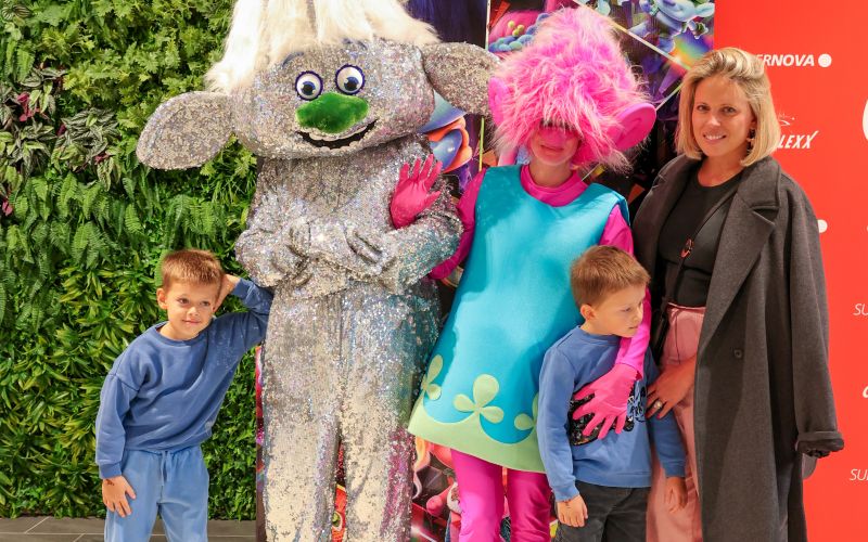 Manja Stević, sinova, Filip, Viktor