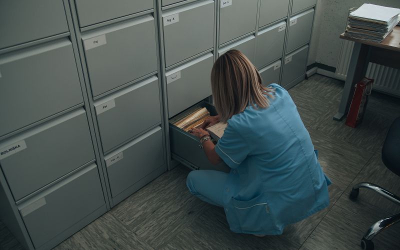 simbolična, medicinska-sestra, medicinski-tehnik, zdravstvo, zdravnik, kartica