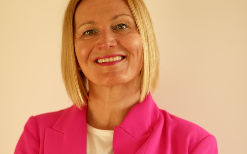 Branka Fišer, urednica nove zbirke, ima bogate izkušnje v izbiranju knjig, ki navdušujejo širšo javn