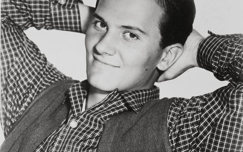 Pat Boone je drugi največji komercialni uspeh z začtka rock & rolla, takoj za Elvisom.