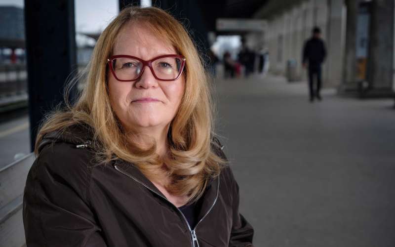 maja-plaz, predsednica-sos-telefona