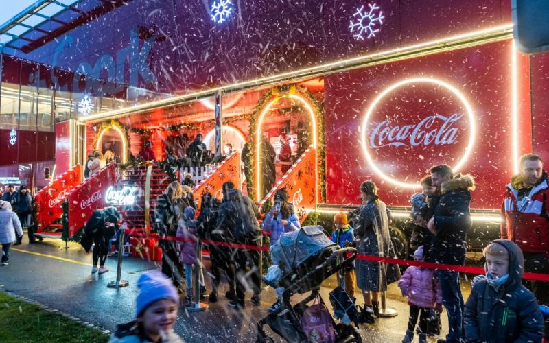 Original Coca-Cola tovornjak pred Cityparkom v Ljubljani (Foto Robert Krumpak).JPG