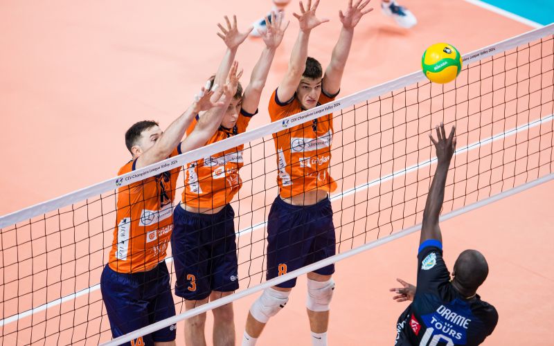 ach volley.jpg