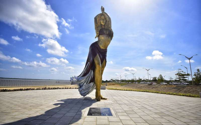 shakira-statue.jpg