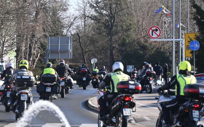 motoristi, moto-klub-kamagot, radenci, silvestrska-vožnja