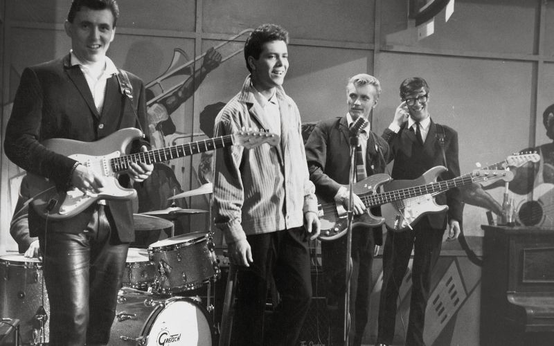 Cliff Richard in The Shadows 1961, tako skupaj kot solo so ustvarili veličastno kariero.