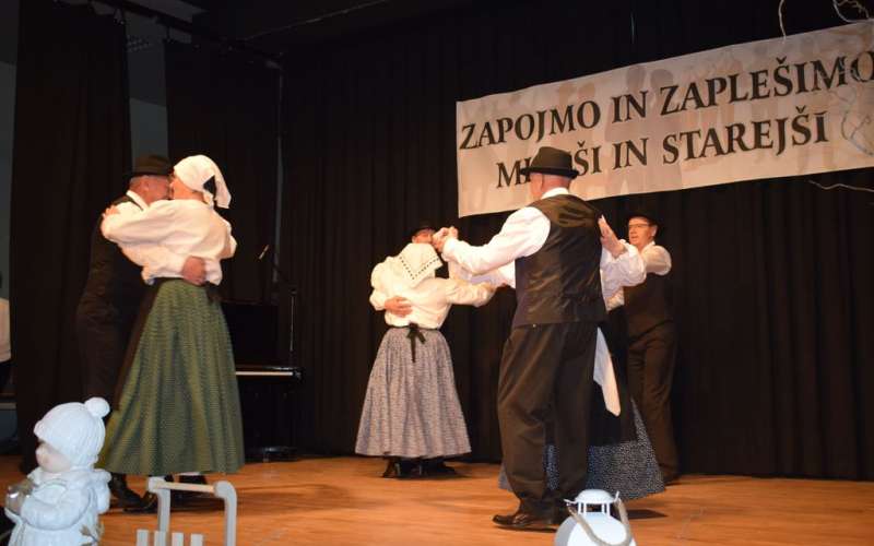 občina-križevci, zapojmo-in-zaplešimo-starejši-in-mlajši