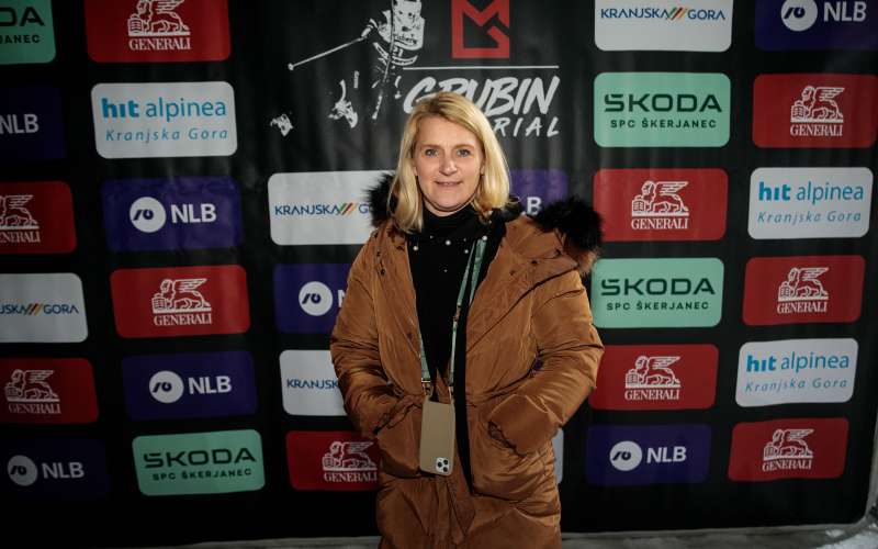 Alenka Dovžan