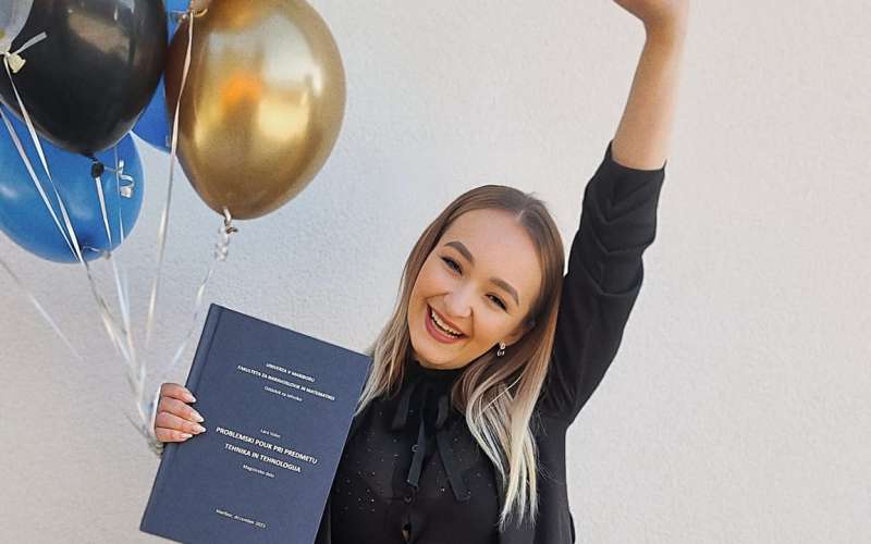 Lara Voler - diploma.jpg