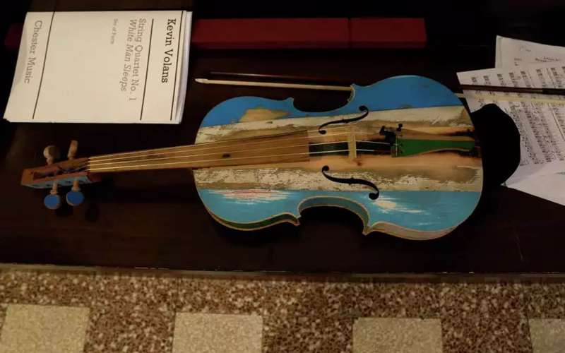 svetilnik violine2.jpg