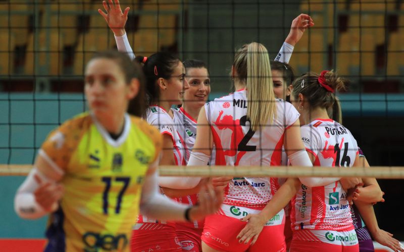 nova kbm gen i volley.jpg