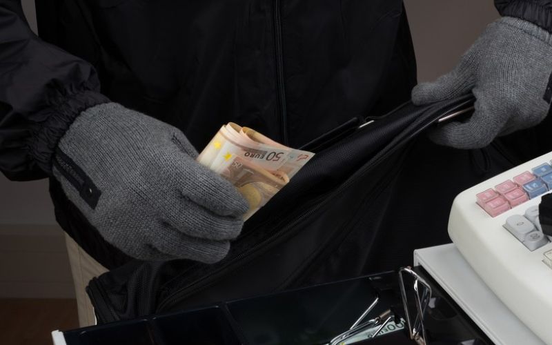 rop, ropar, blagajna.jpg