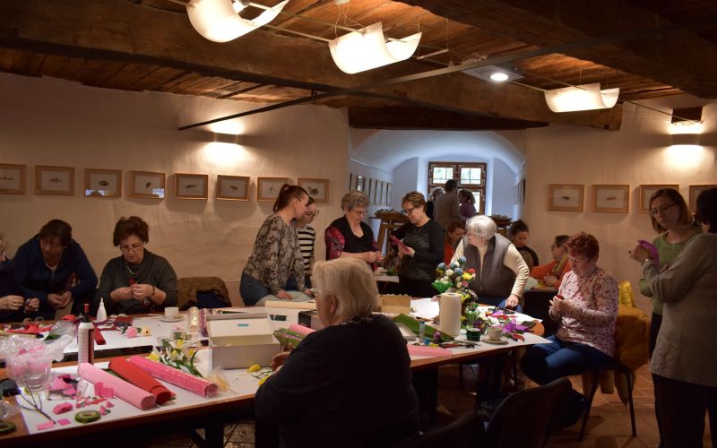 grad, delavnica, krep-papir