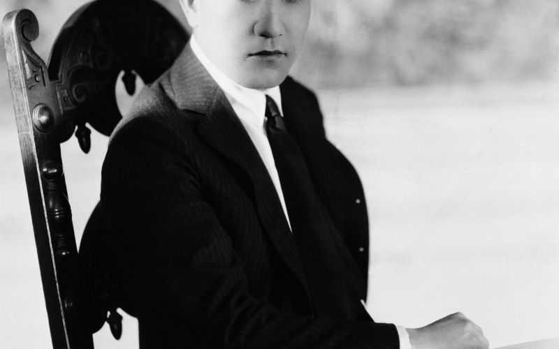 Sesui Hajakava je bil prvi azijski superzvezdnik v Hollywoodu.