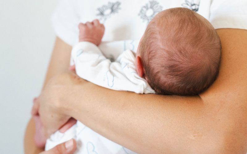 novorjenček, dojenje, dojenček, previjanje, rojstvo-otroka