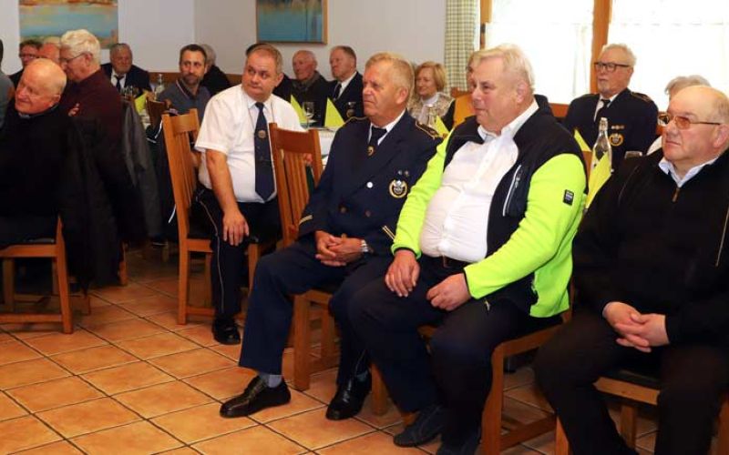 NČ–Člani-ZŠAM-ZGS-že-67-let-negujejo-tradicijo-vzornega-društva-s-področja-cestnega-prometa—Foto-...