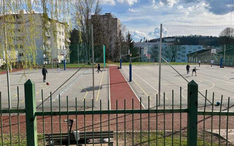 Zunanje-sport-igrišče-pri-OŠ-MPT-in-CVIU,-april-2024